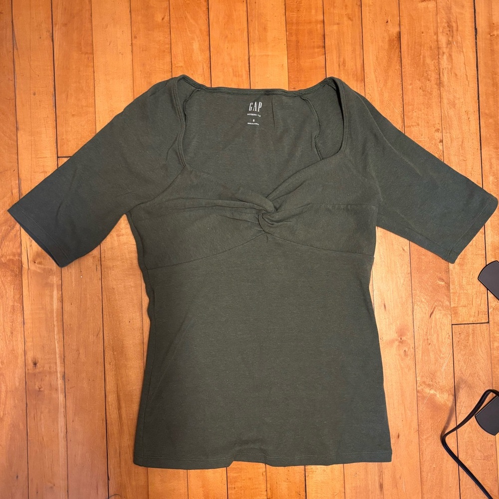 GAP Women's Top